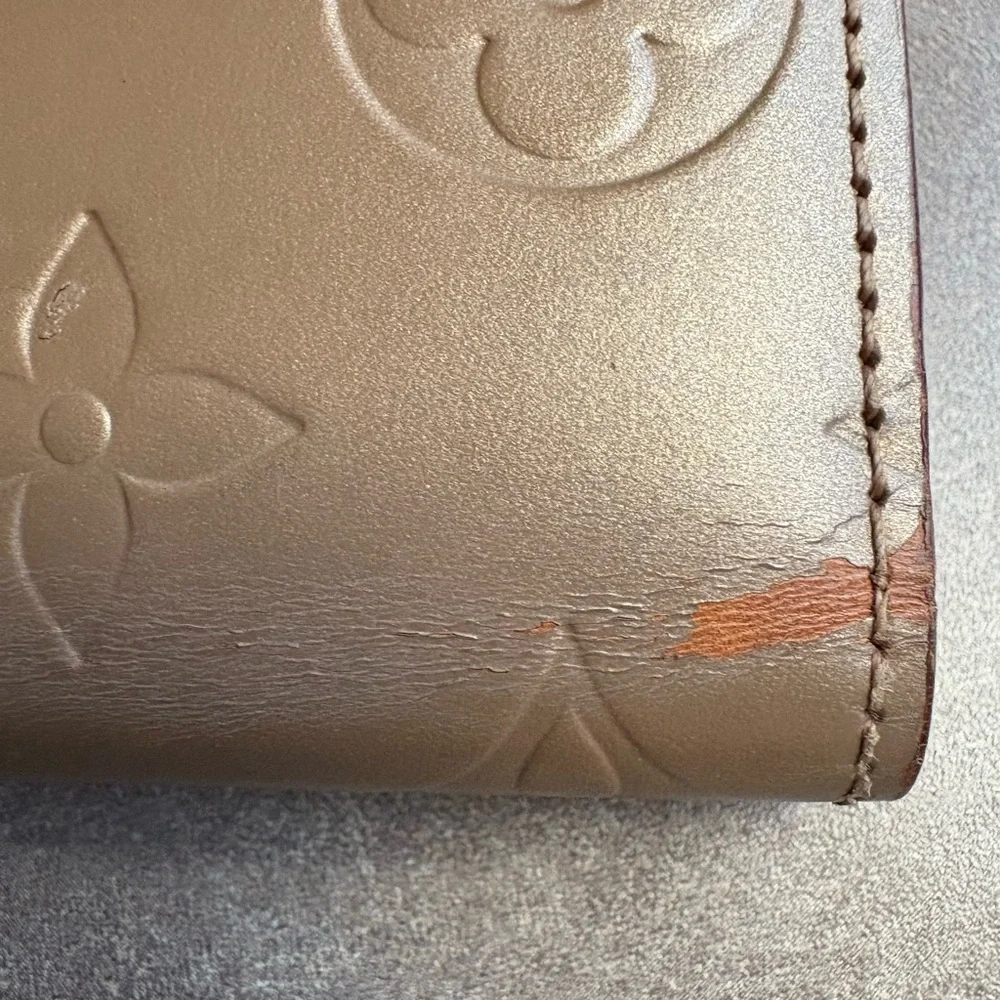 Louis Vuitton Vernis Wallet - Picture 4 of 10